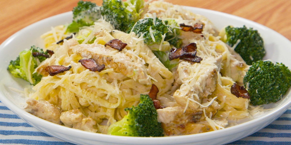 Tallarines a lo Alfredo con pollo y brócoli: receta paso a paso | Recetas  Buenazo