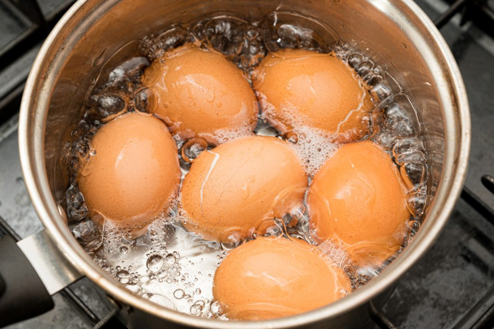 Huevos hirviendo