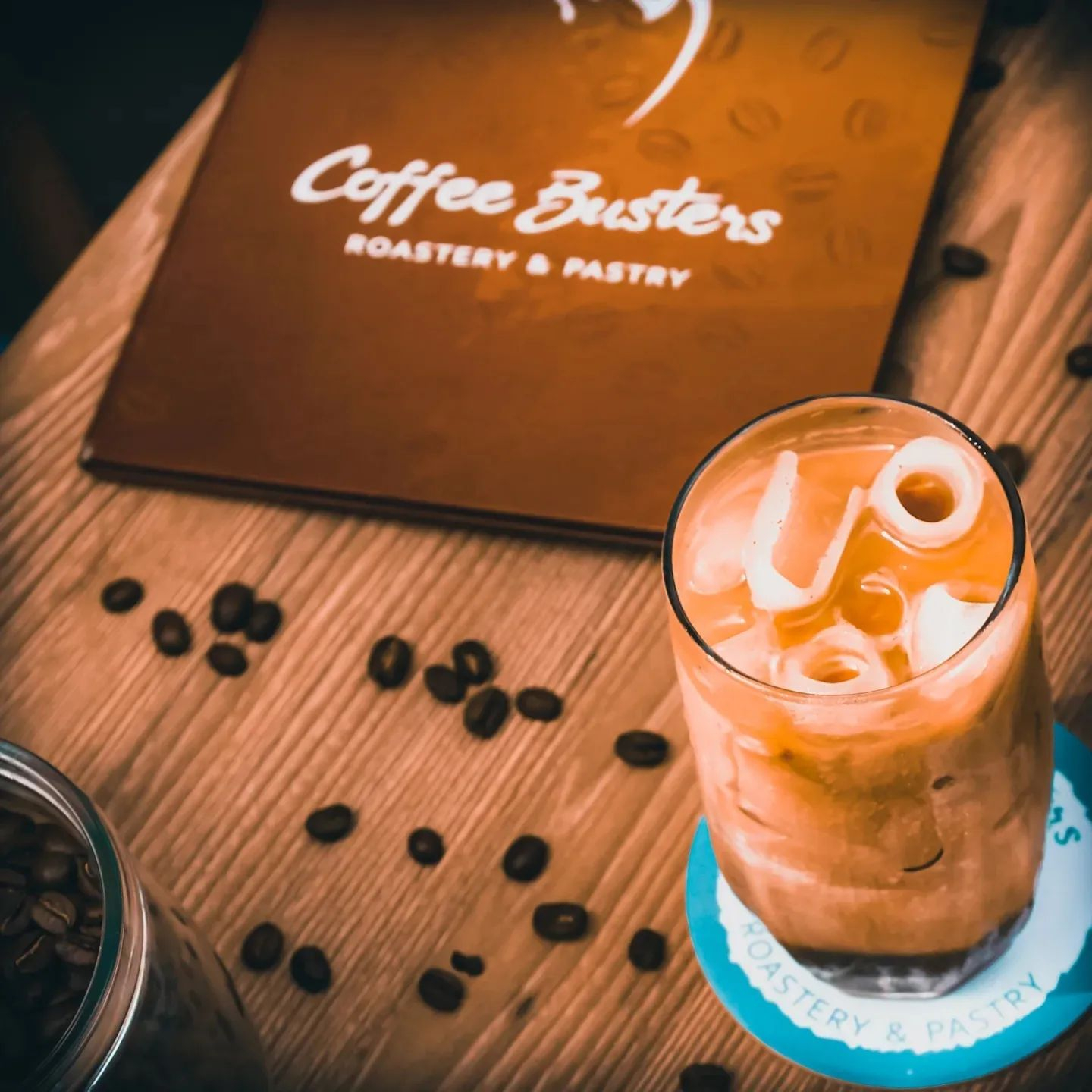 Coffee Busters Roastery & Pastry café helad