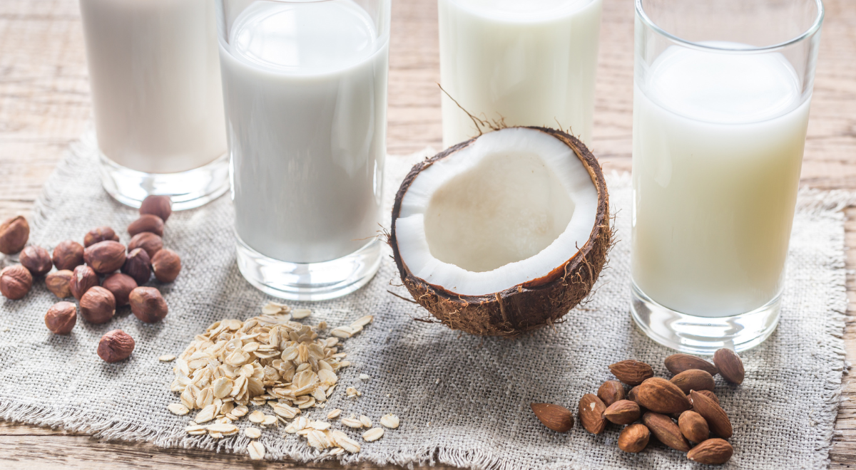 Les laits d'amande, de coco et de riz offrent différents bienfaits selon les besoins nutritionnels et les restrictions alimentaires. Photo de : Envato meilleur lait pour la santé